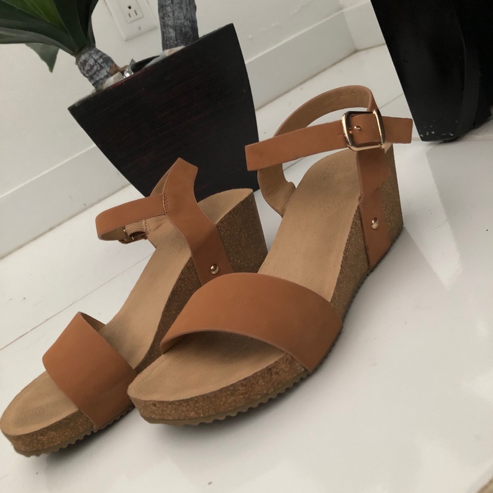 Women’s sandals